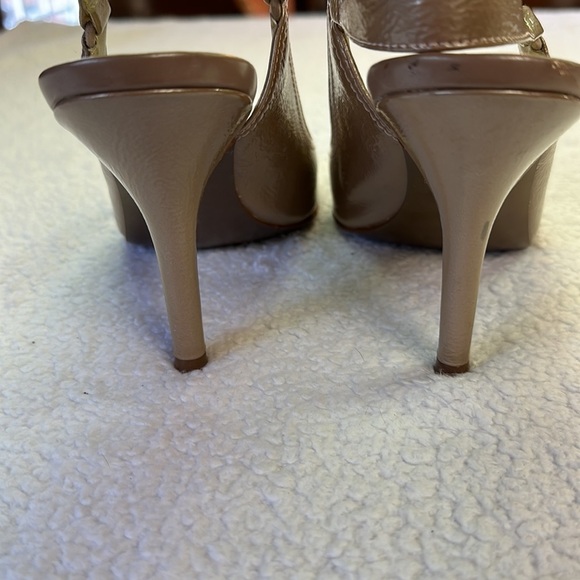 Tahari Lacey Open Toe Strap Back 4” Stiletto Heels Preowned Size 9 - Picture 8 of 12